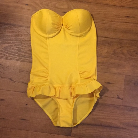 unbranded Other - EUC Yellow Ruffle Swimsuit